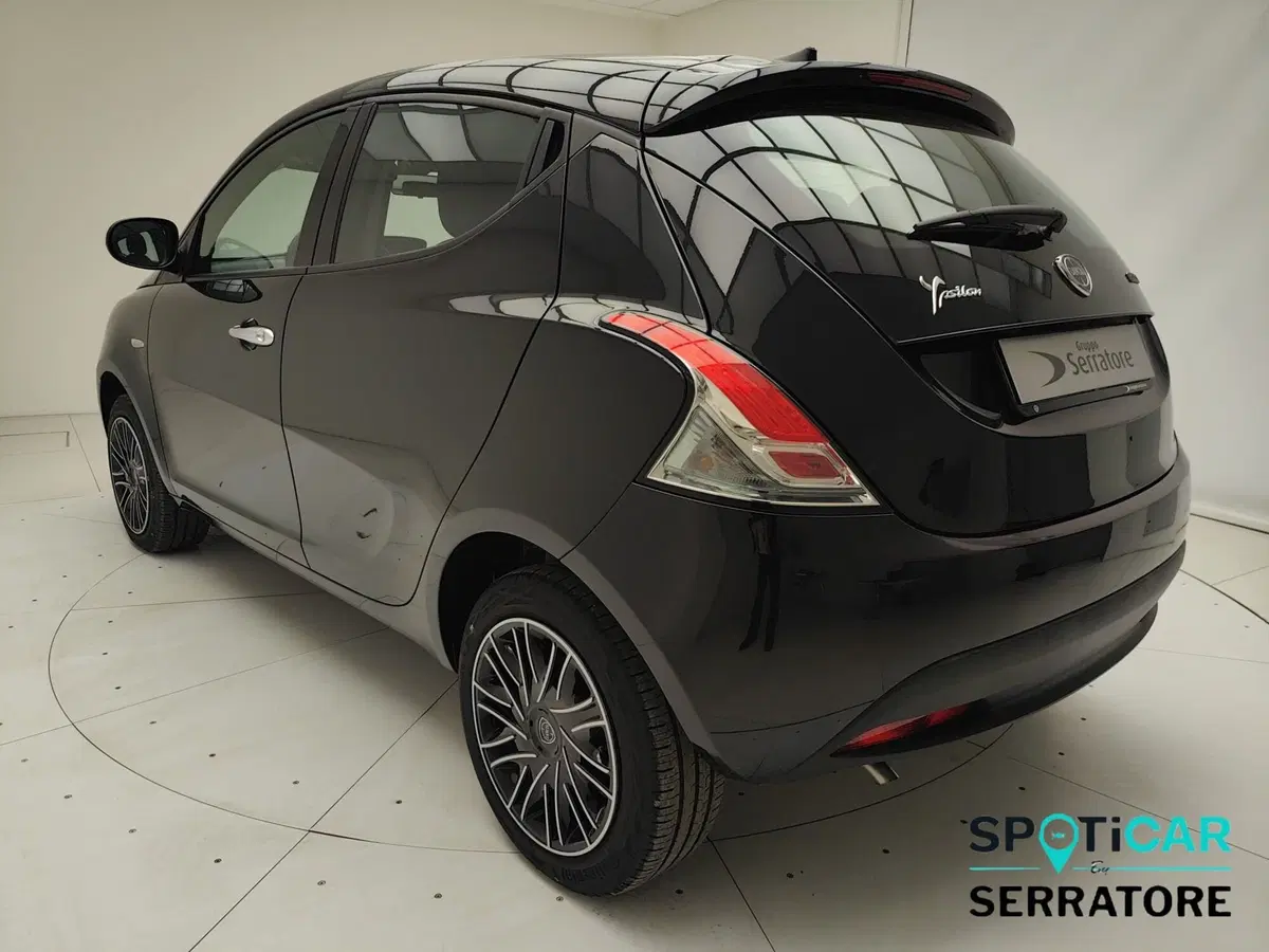 Lancia Ypsilon nuova a Como (4)