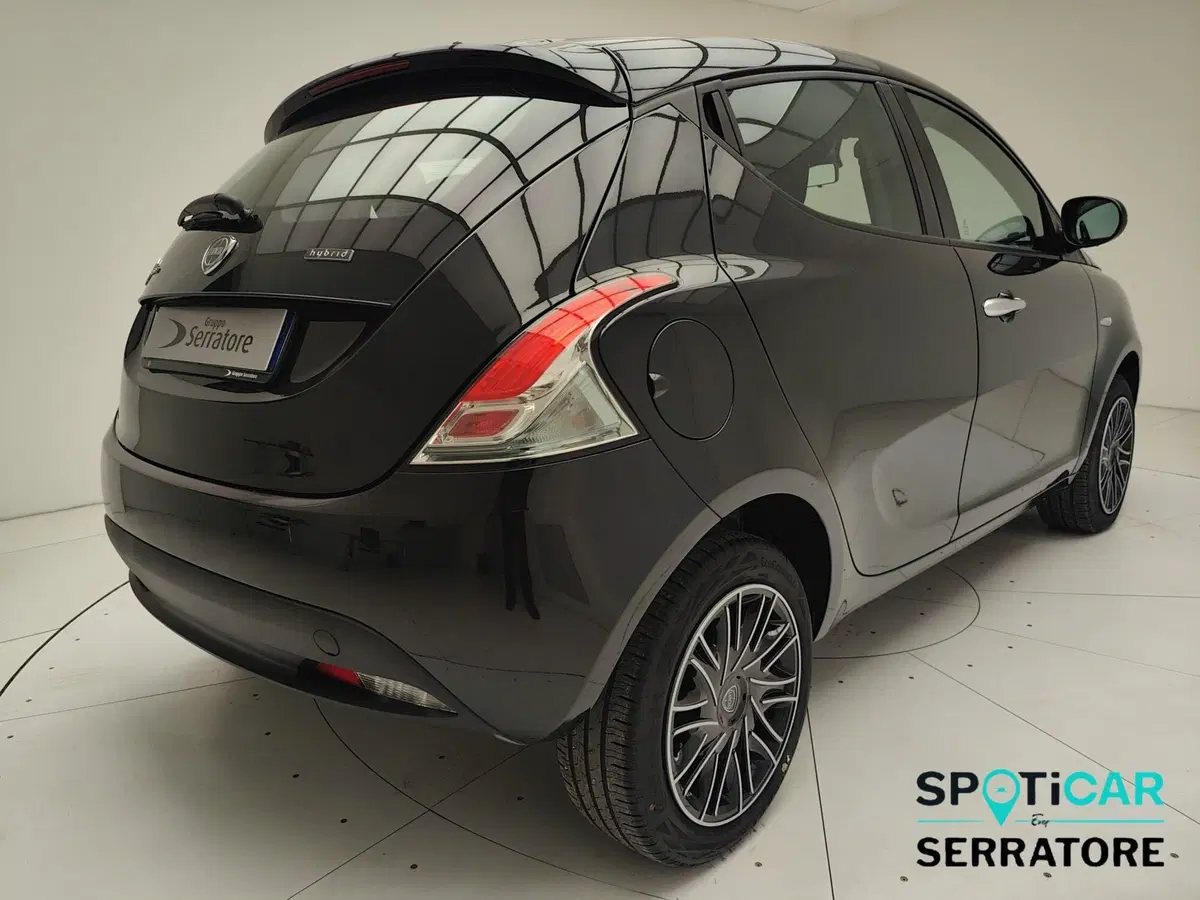 Lancia Ypsilon nuova a Como (6)