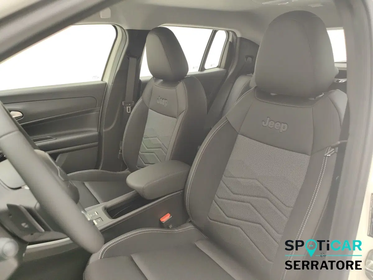 Jeep Avenger nuova a Como (11)