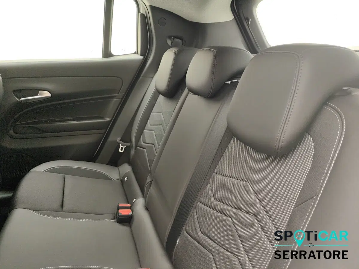 Jeep Avenger nuova a Como (12)