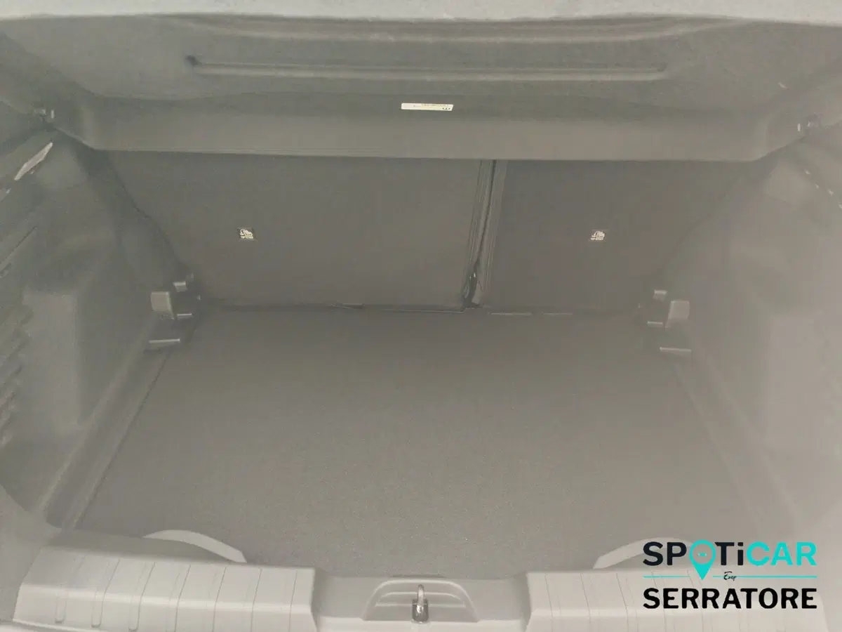 Jeep Avenger nuova a Como (17)