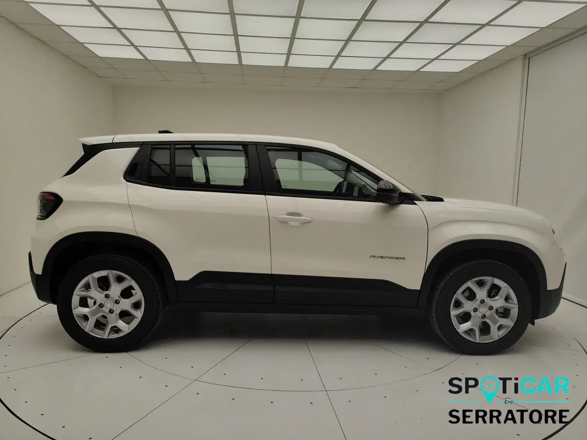 Jeep Avenger nuova a Como (19)