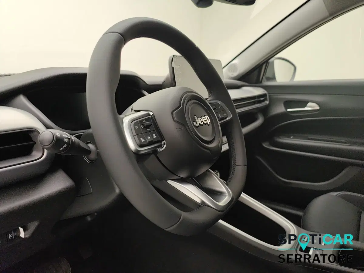 Jeep Avenger nuova a Como (8)