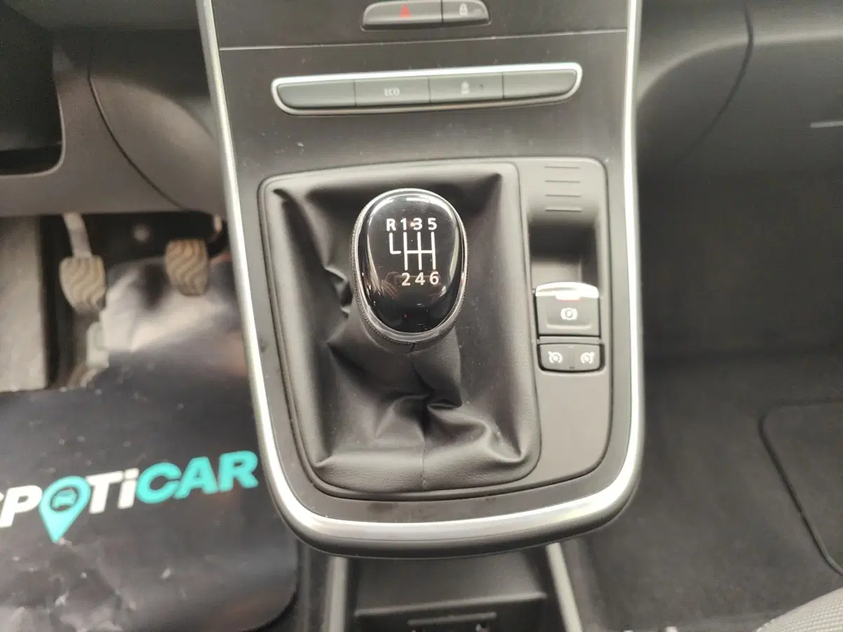 Renault Scénic usata a Como (17)
