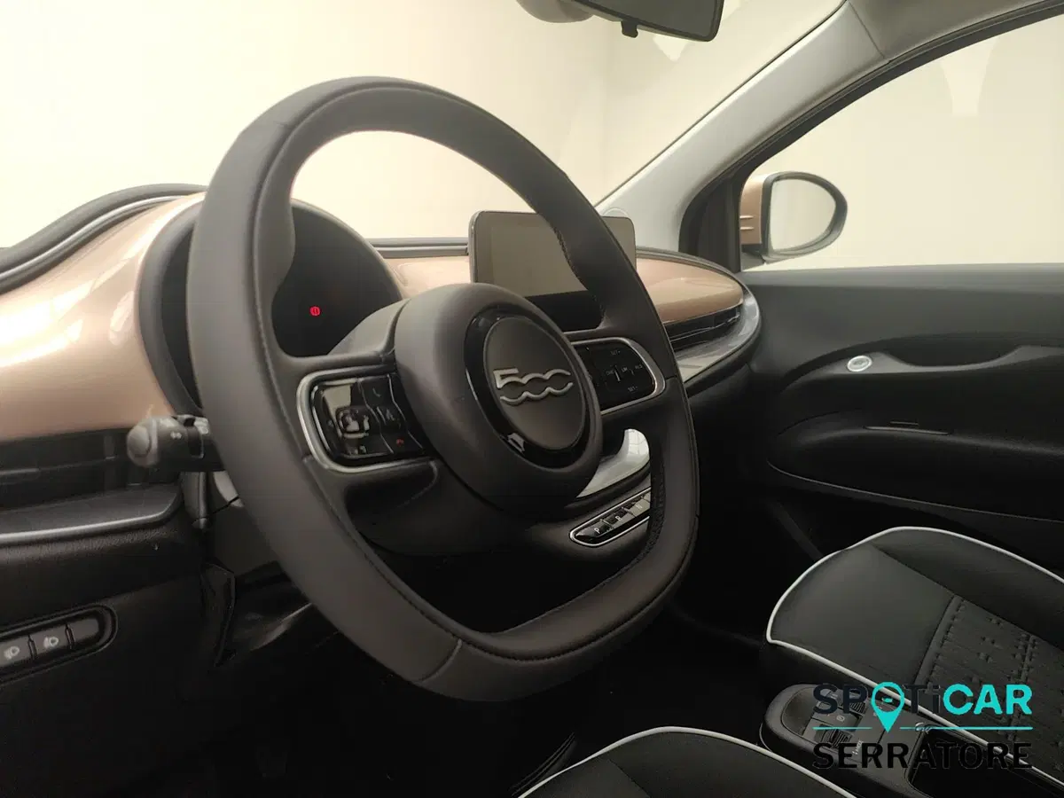 Fiat 500 Cabrio nuova a Como (9)