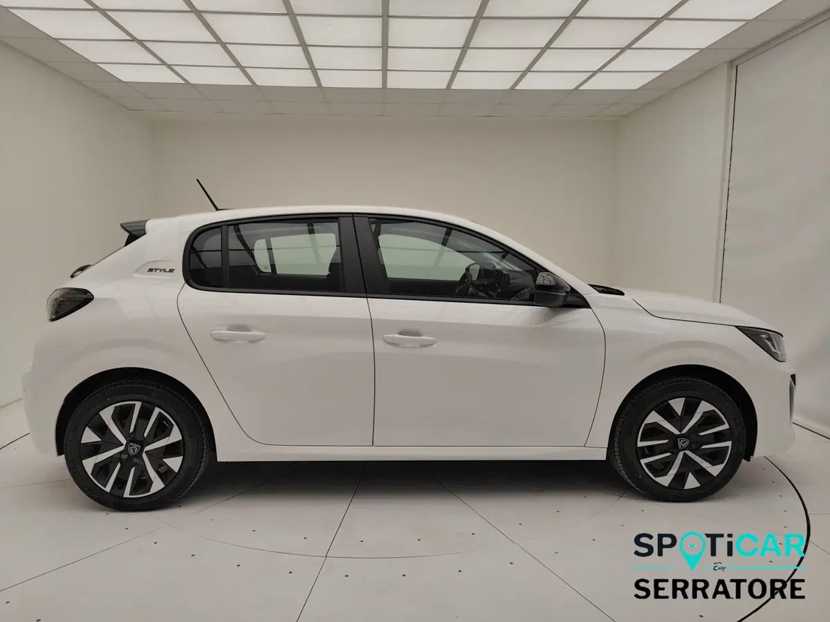 Peugeot 208 nuova a Como (18)