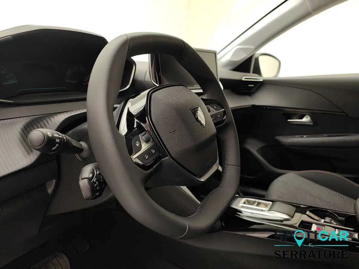 Peugeot 208 nuova a Como (8)