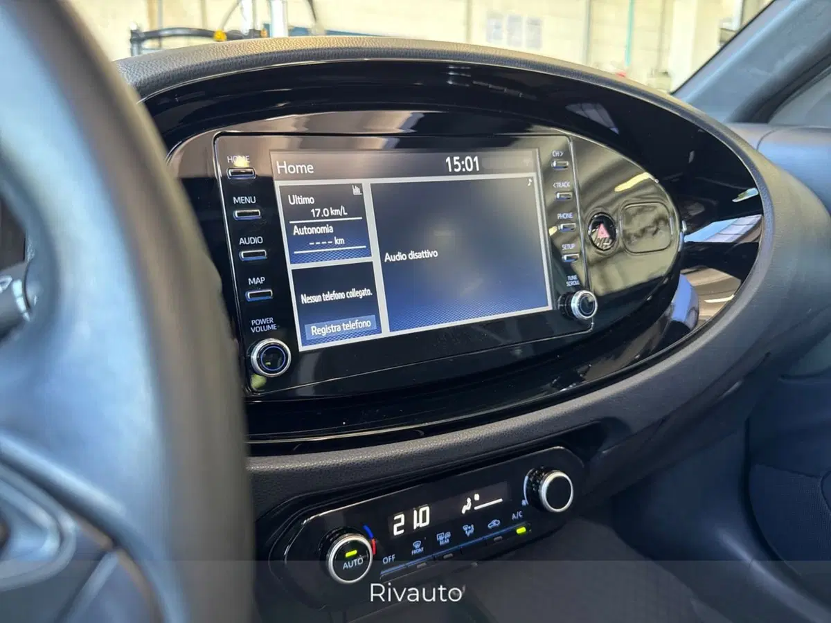 Toyota Aygo X usata a Como (10)