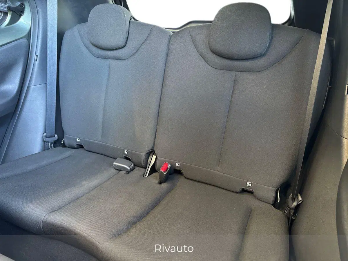 Toyota Aygo X usata a Como (11)