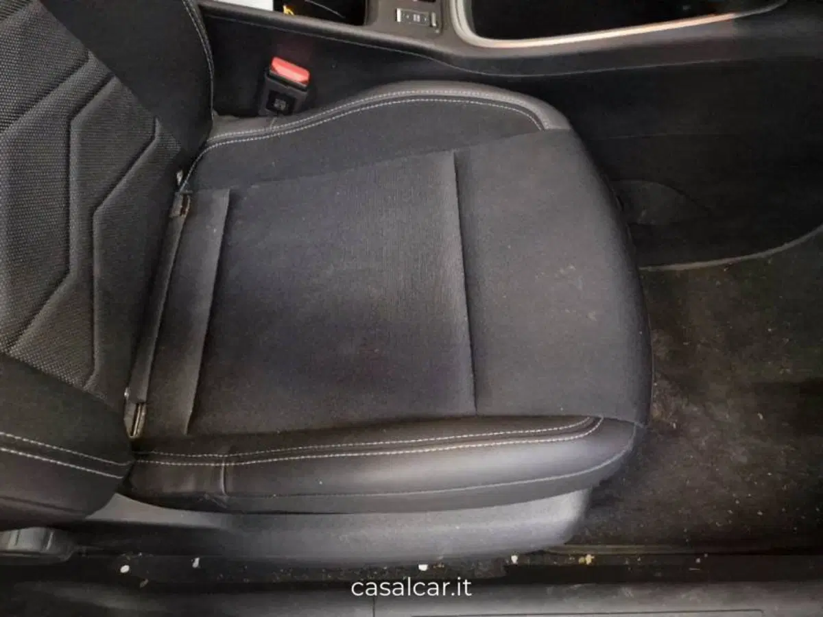 Jeep Avenger usata a Salerno (13)