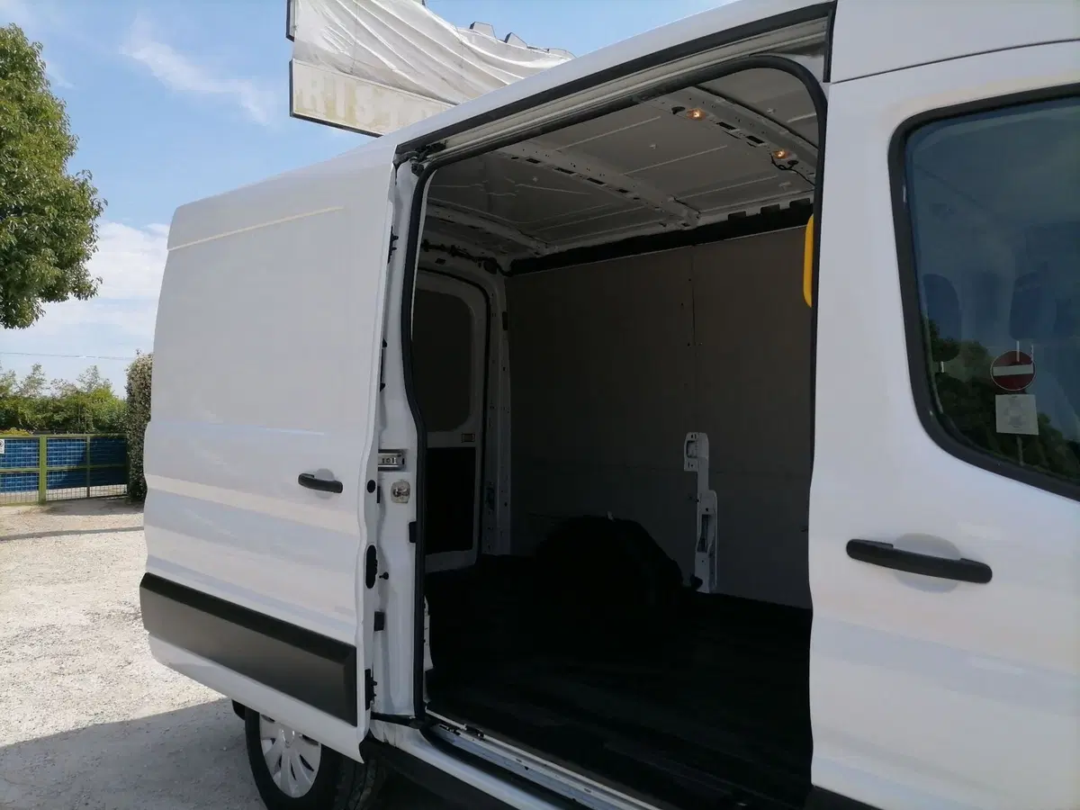 Ford Transit usata a Roma (8)