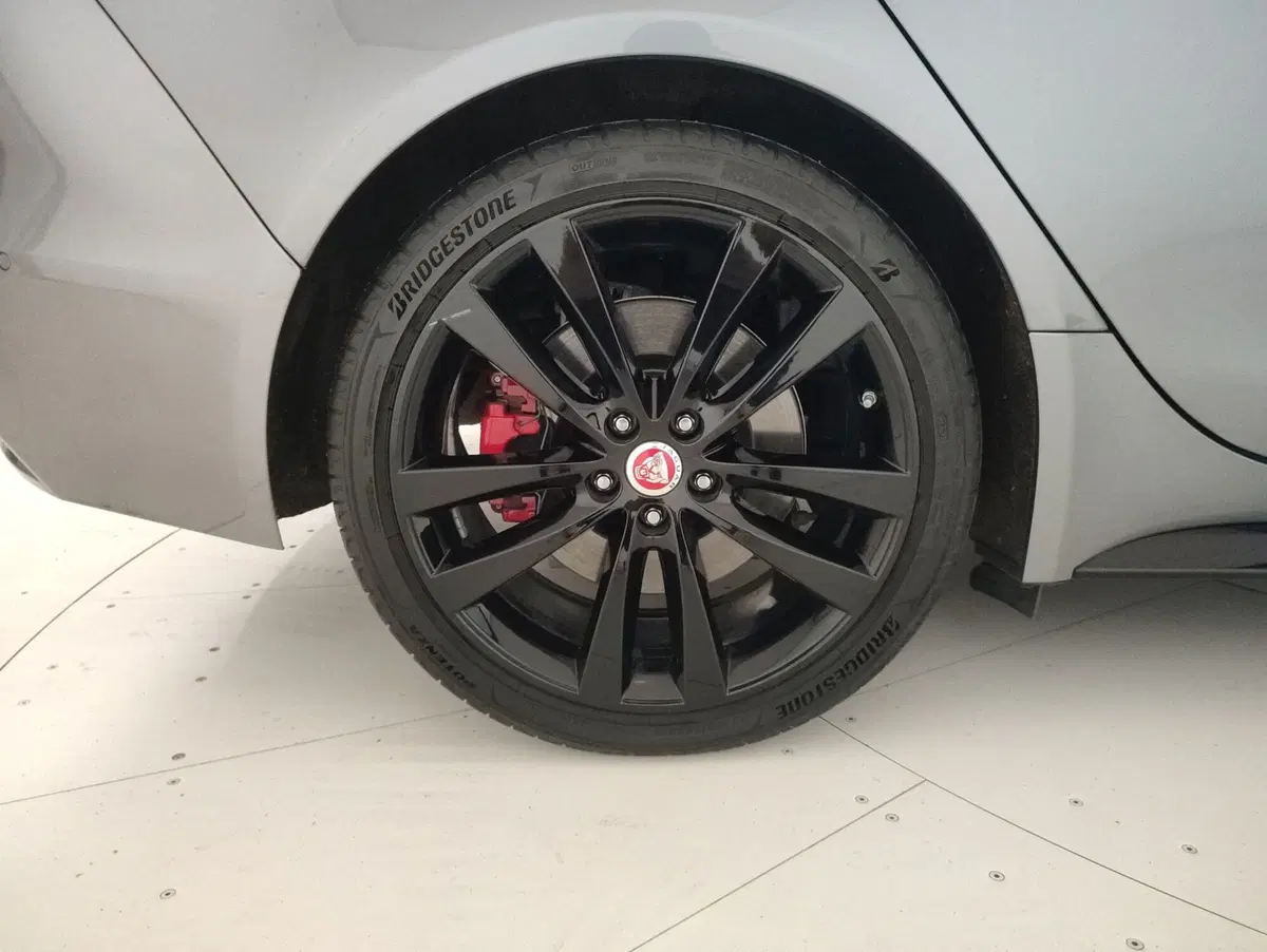 Jaguar XE usata a Alessandria (14)