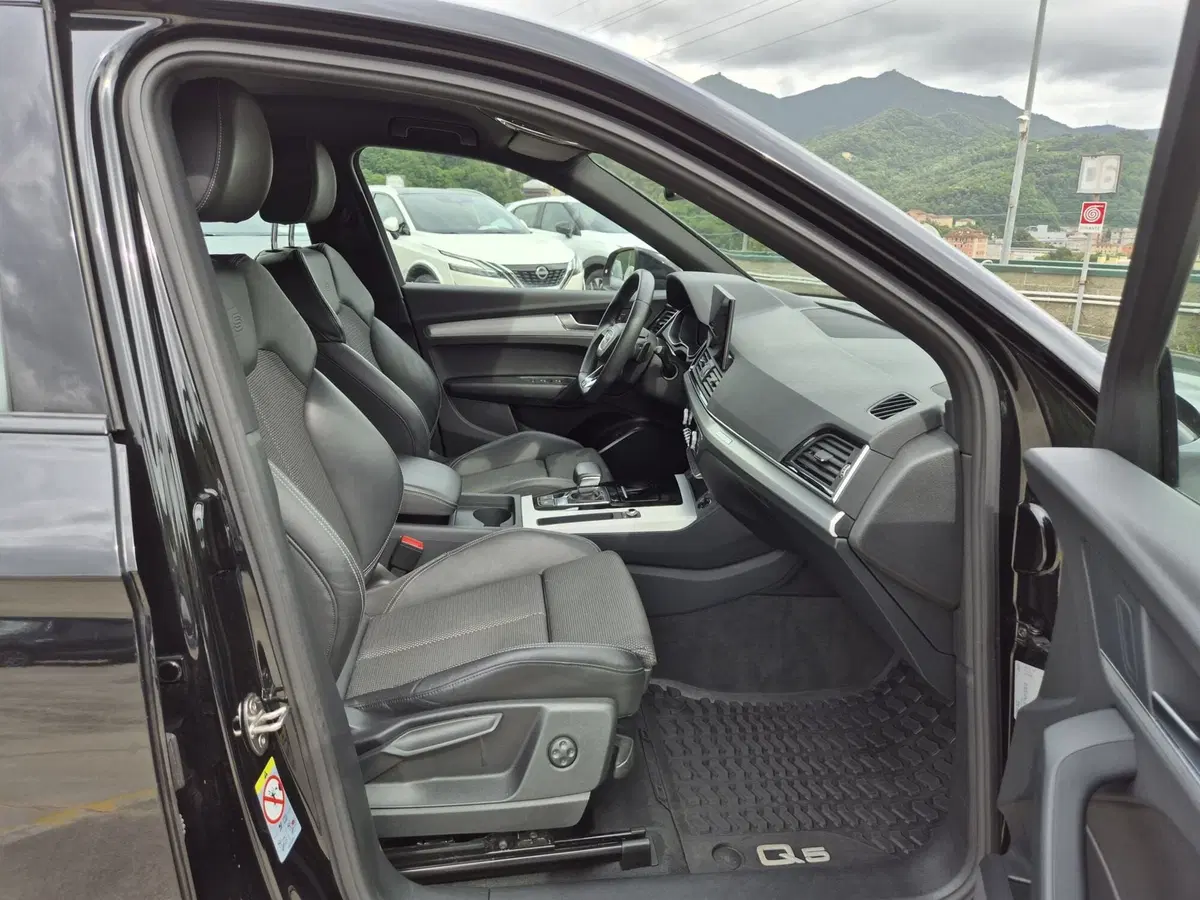 Audi Q5 Sportback usata  (9)