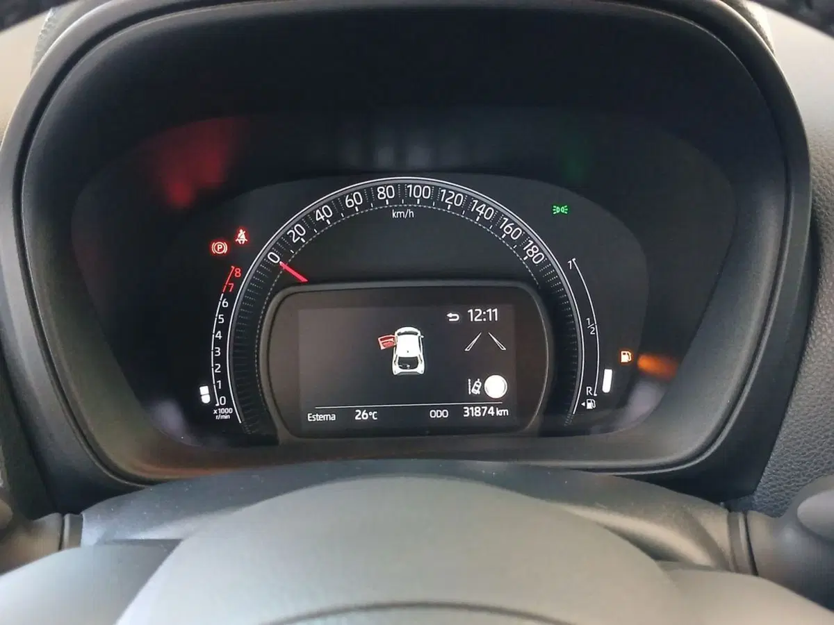 Toyota Aygo X usata a Agrigento (9)