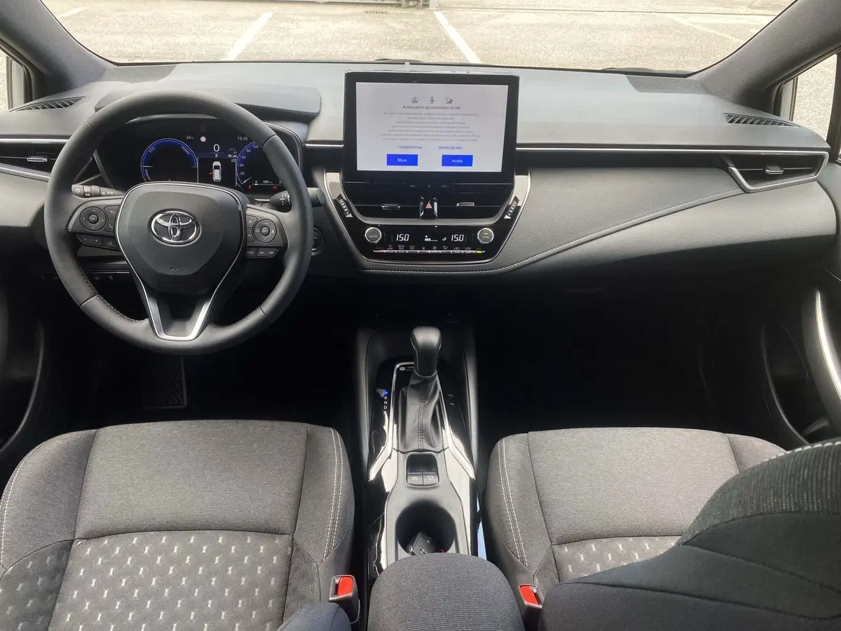 Toyota Corolla Touring Sports nuova a Treviso (10)