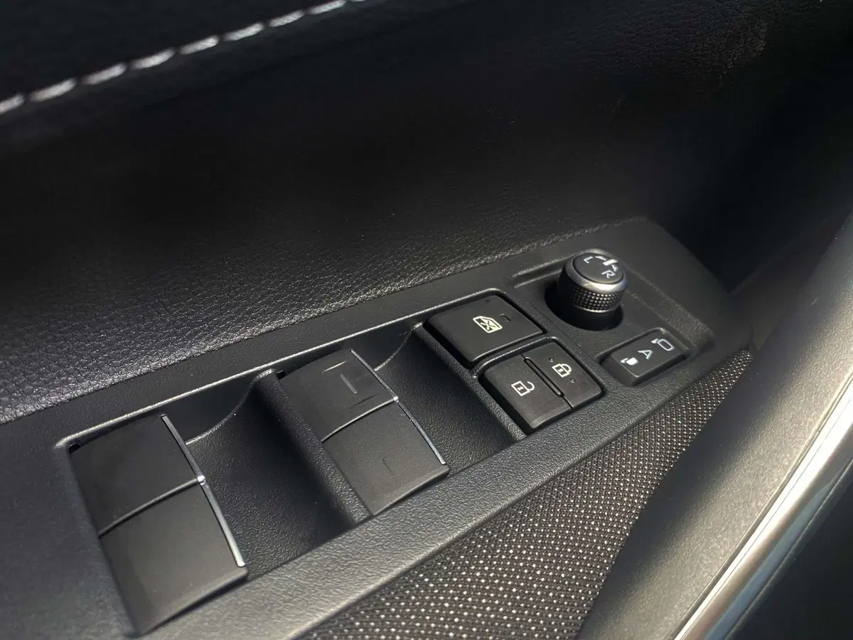 Toyota Corolla Touring Sports nuova a Treviso (13)
