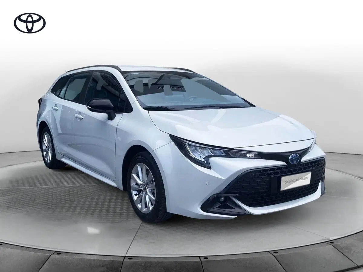Toyota Corolla Touring Sports nuova a Treviso (2)