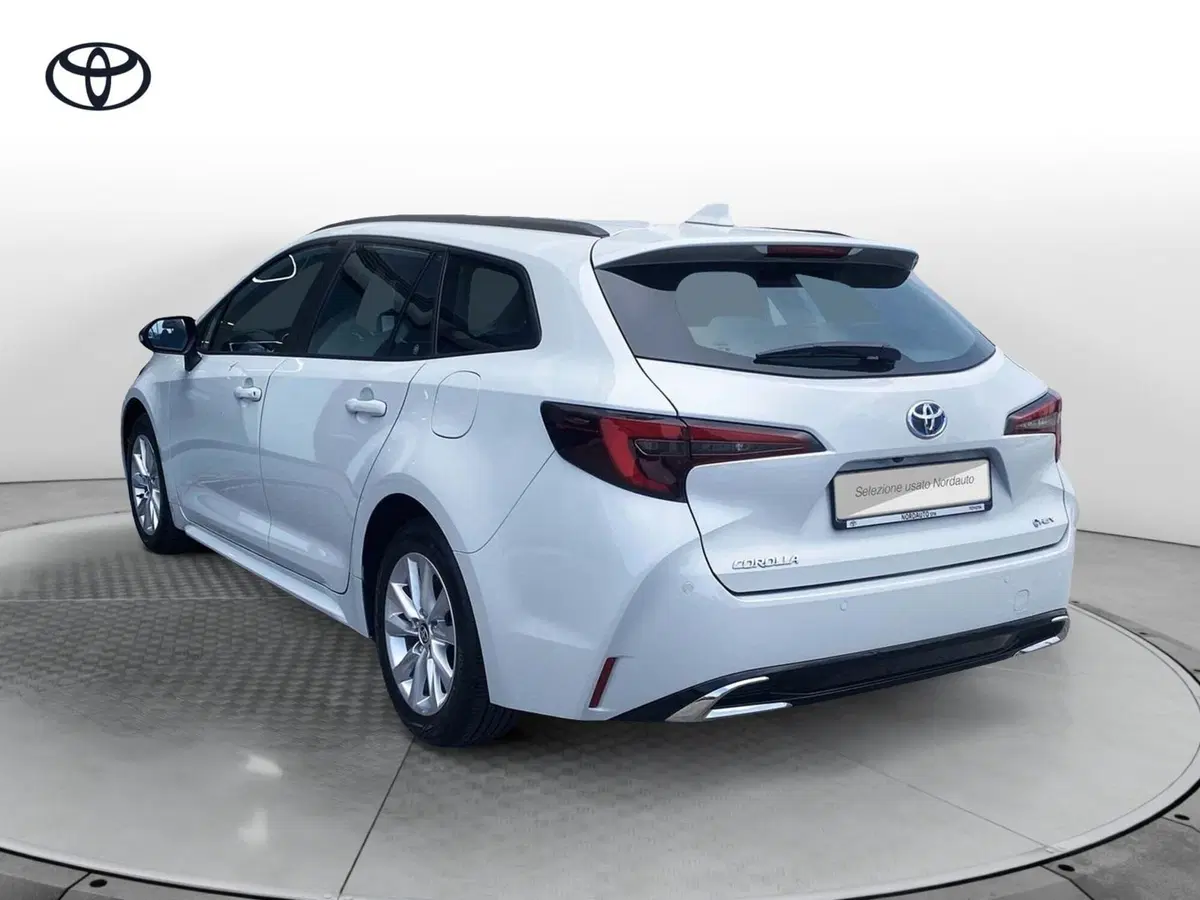 Toyota Corolla Touring Sports nuova a Treviso (3)