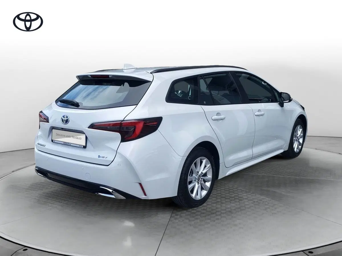 Toyota Corolla Touring Sports nuova a Treviso (4)
