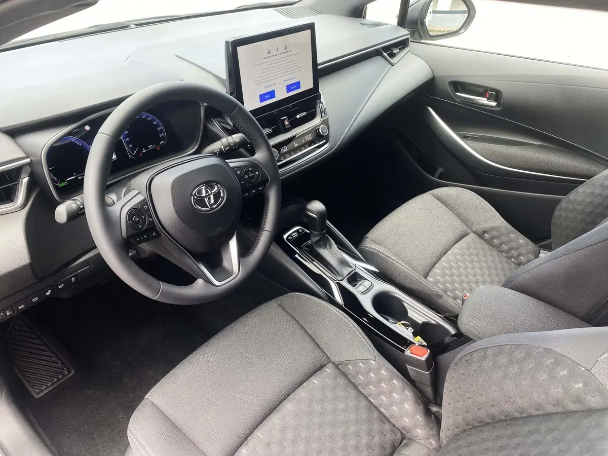 Toyota Corolla Touring Sports nuova a Treviso (6)