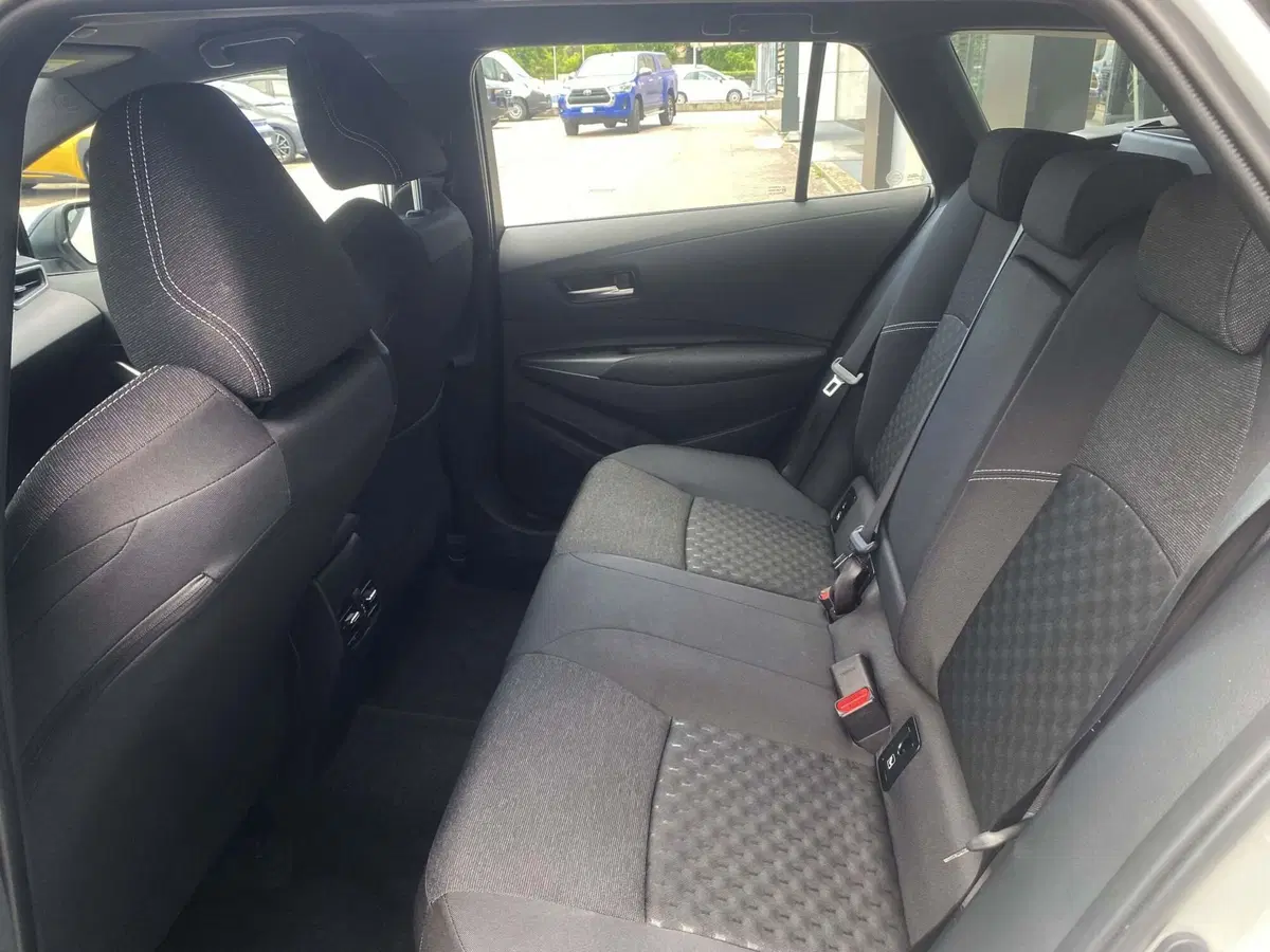 Toyota Corolla Touring Sports nuova a Treviso (8)