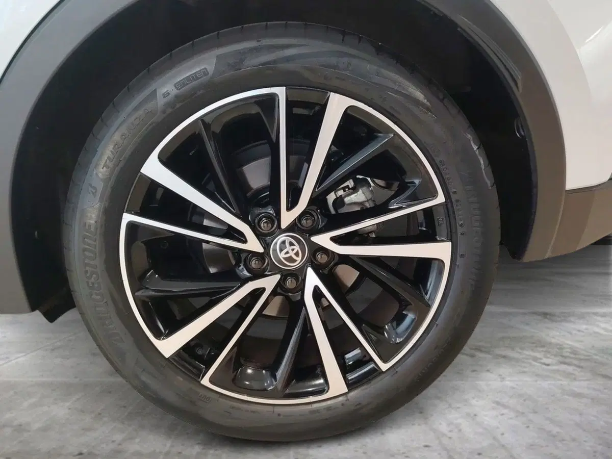 Toyota Toyota C-HR usata a Catania (15)