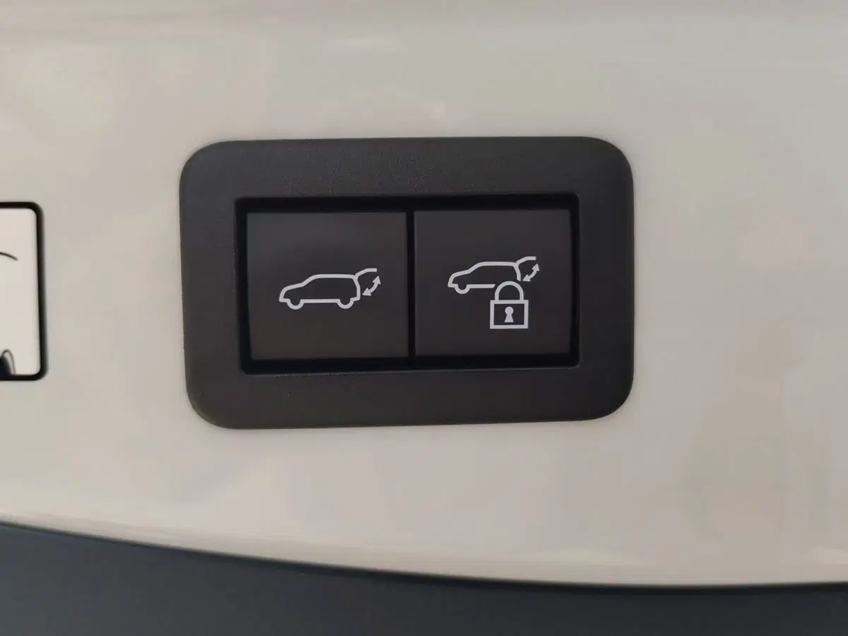 Toyota Toyota C-HR usata a Catania (16)