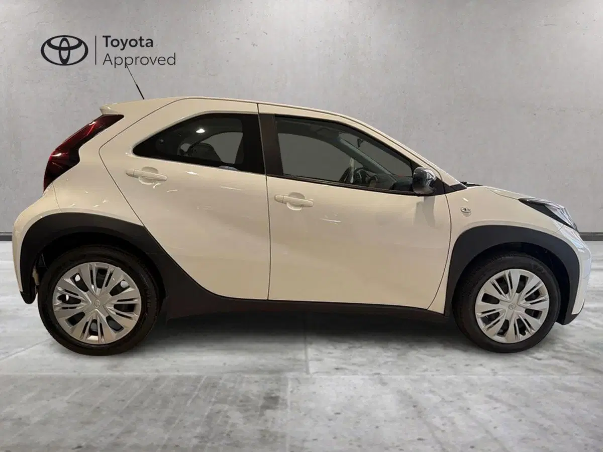 Toyota Aygo X usata a Catania (4)