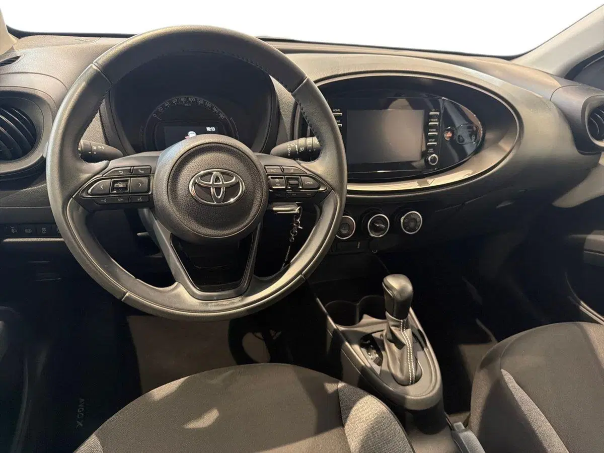Toyota Aygo X usata a Catania (8)