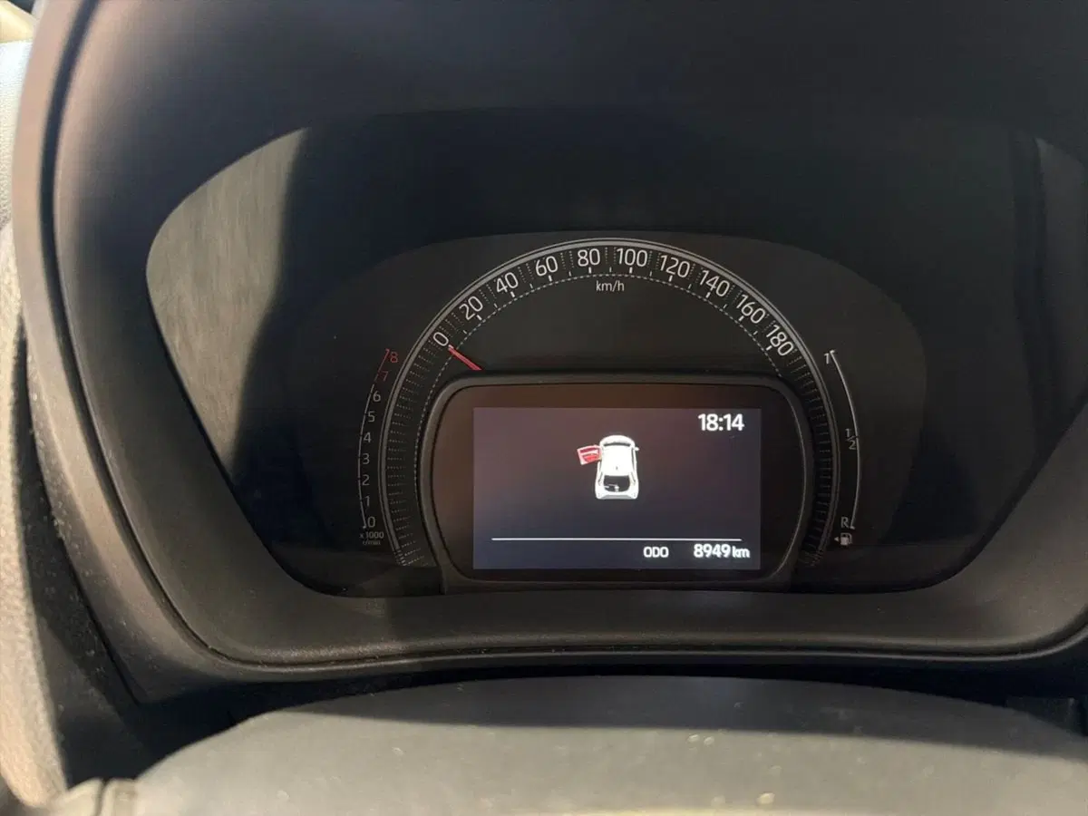Toyota Aygo X usata a Catania (9)