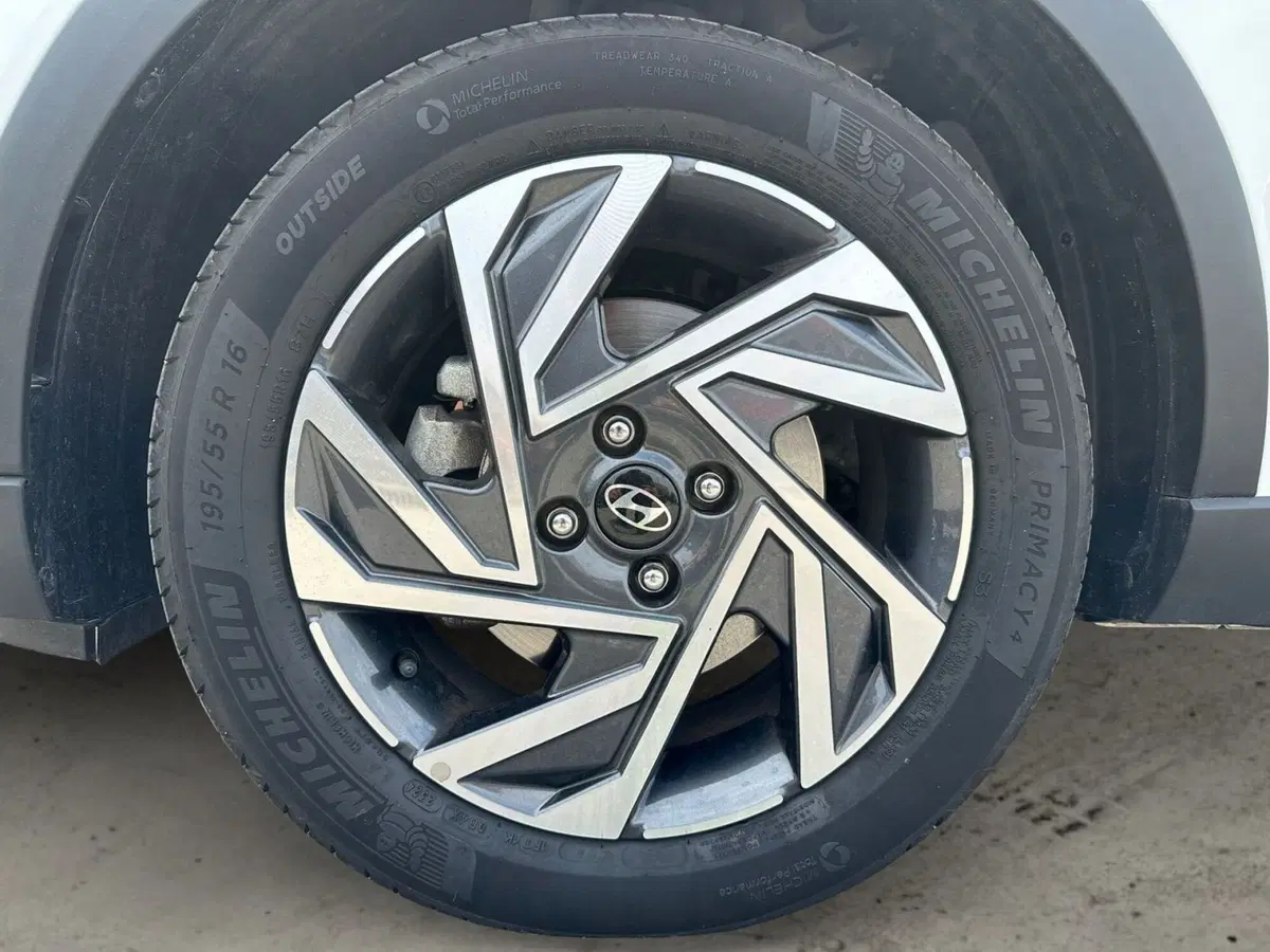 Hyundai Bayon nuova a Pistoia (14)