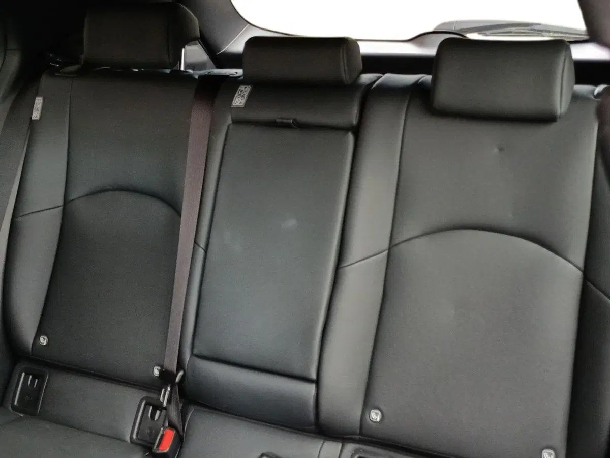 Lexus UX usata a Milano (11)