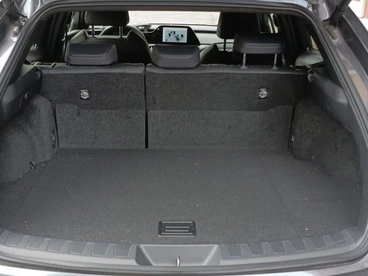 Lexus UX usata a Milano (6)