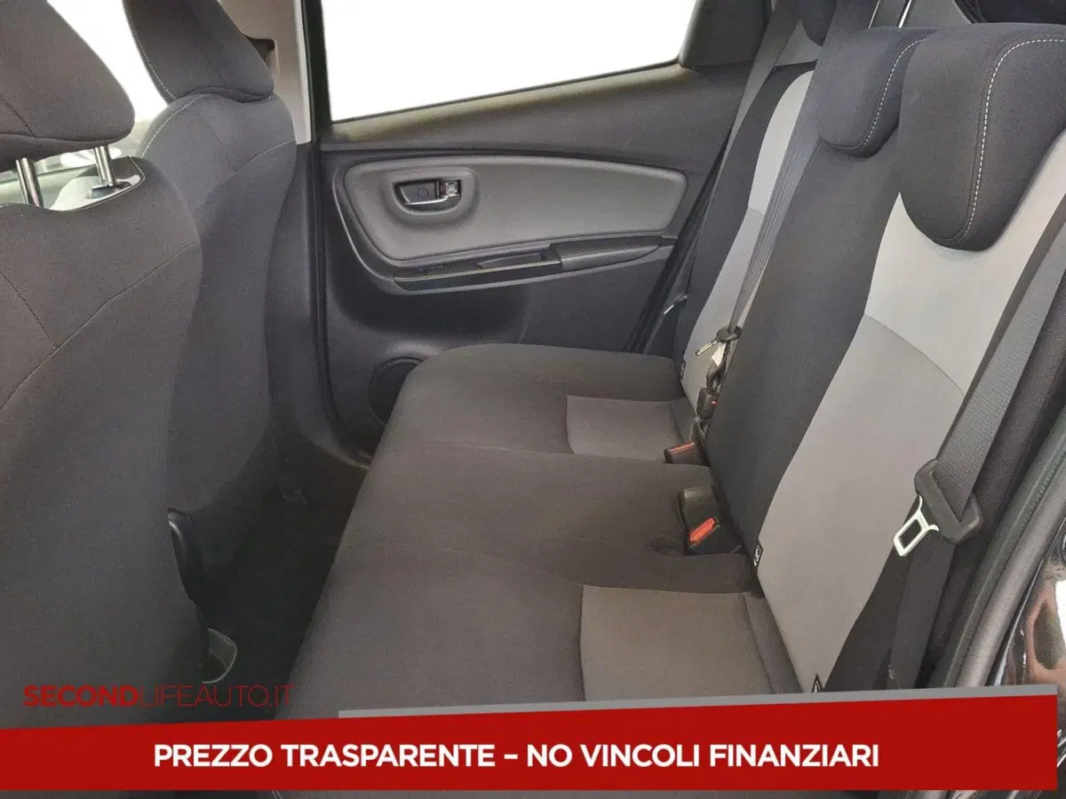 Toyota Yaris usata a Roma (15)
