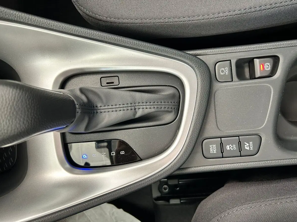 Mazda Mazda2 Hybrid nuova a Pavia (10)