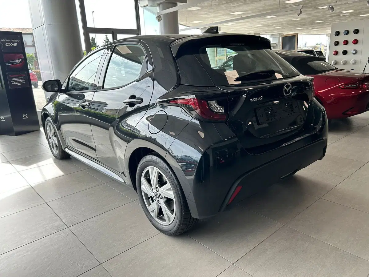Mazda Mazda2 Hybrid nuova a Pavia (6)