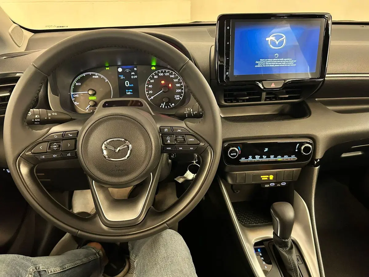 Mazda Mazda2 Hybrid nuova a Pavia (11)