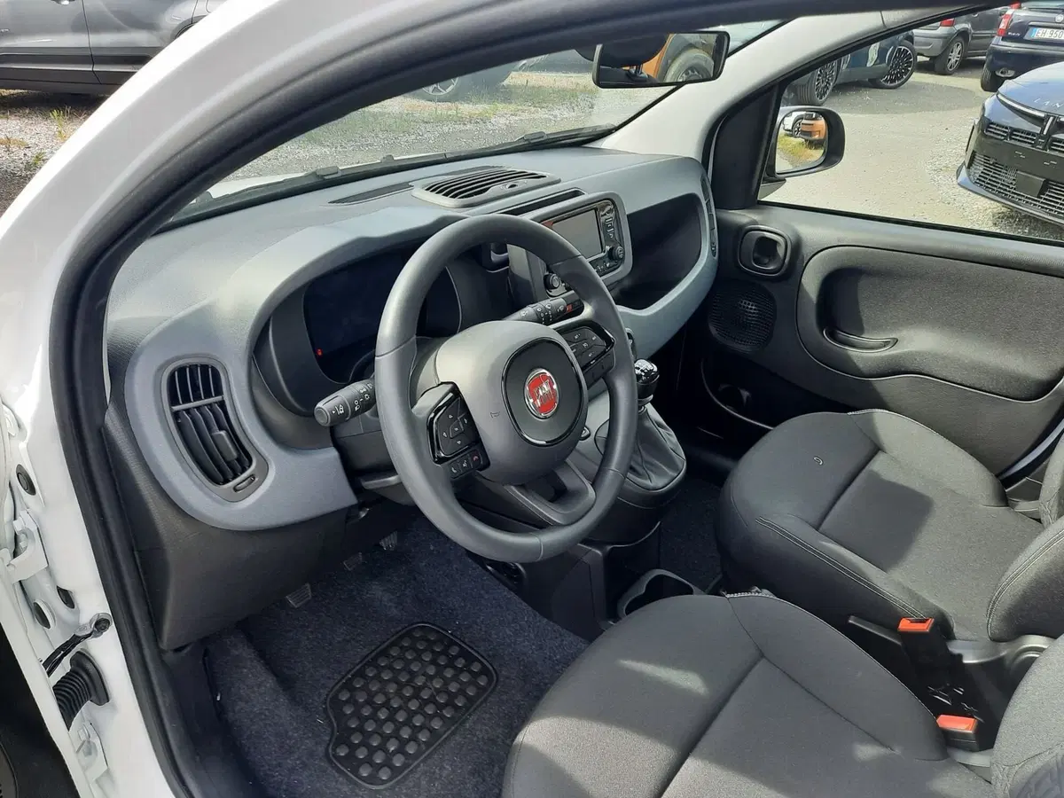 Fiat Pandina nuova a La Spezia (14)