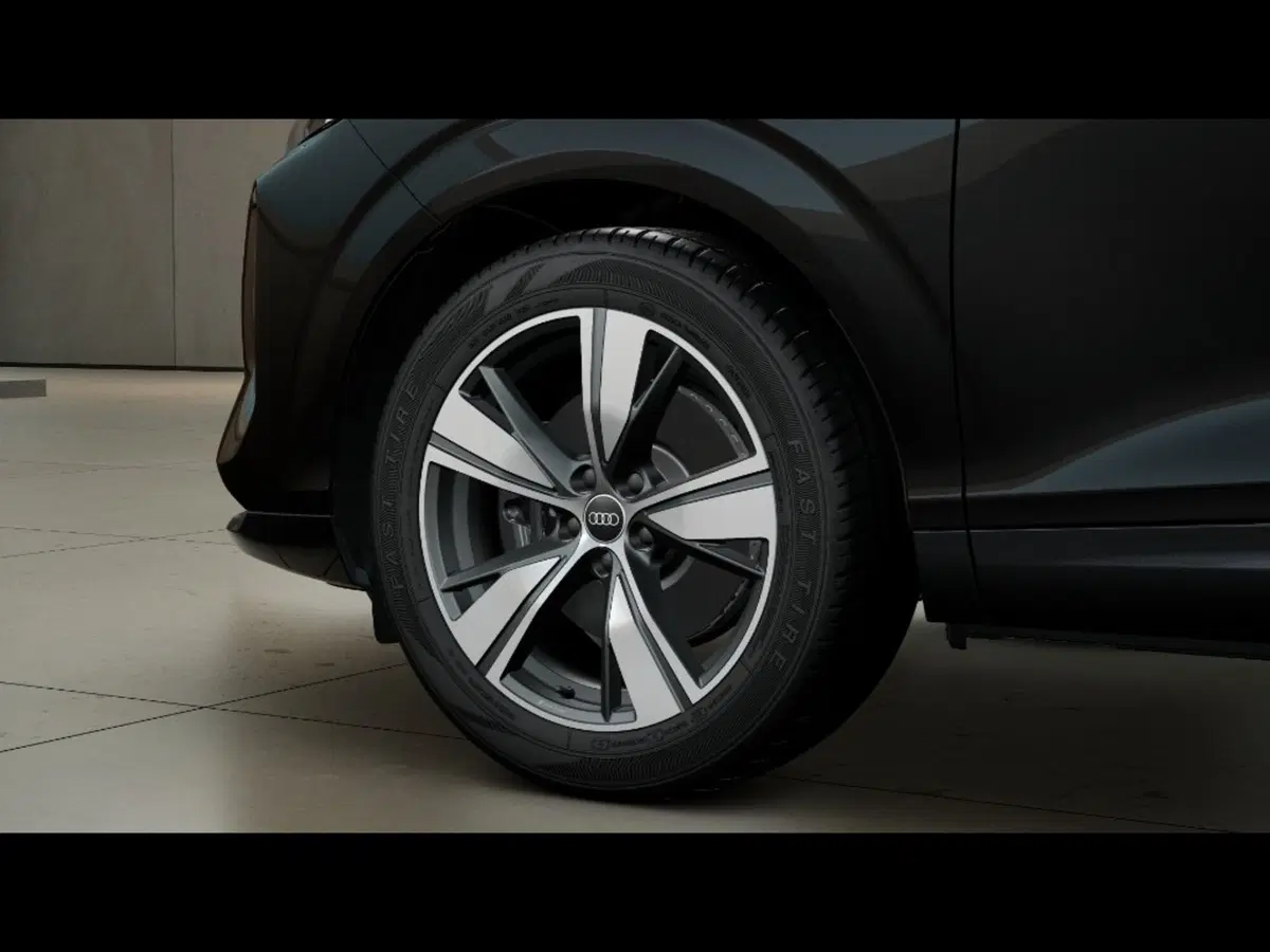 Audi Q3 Sportback nuova a Livorno (6)