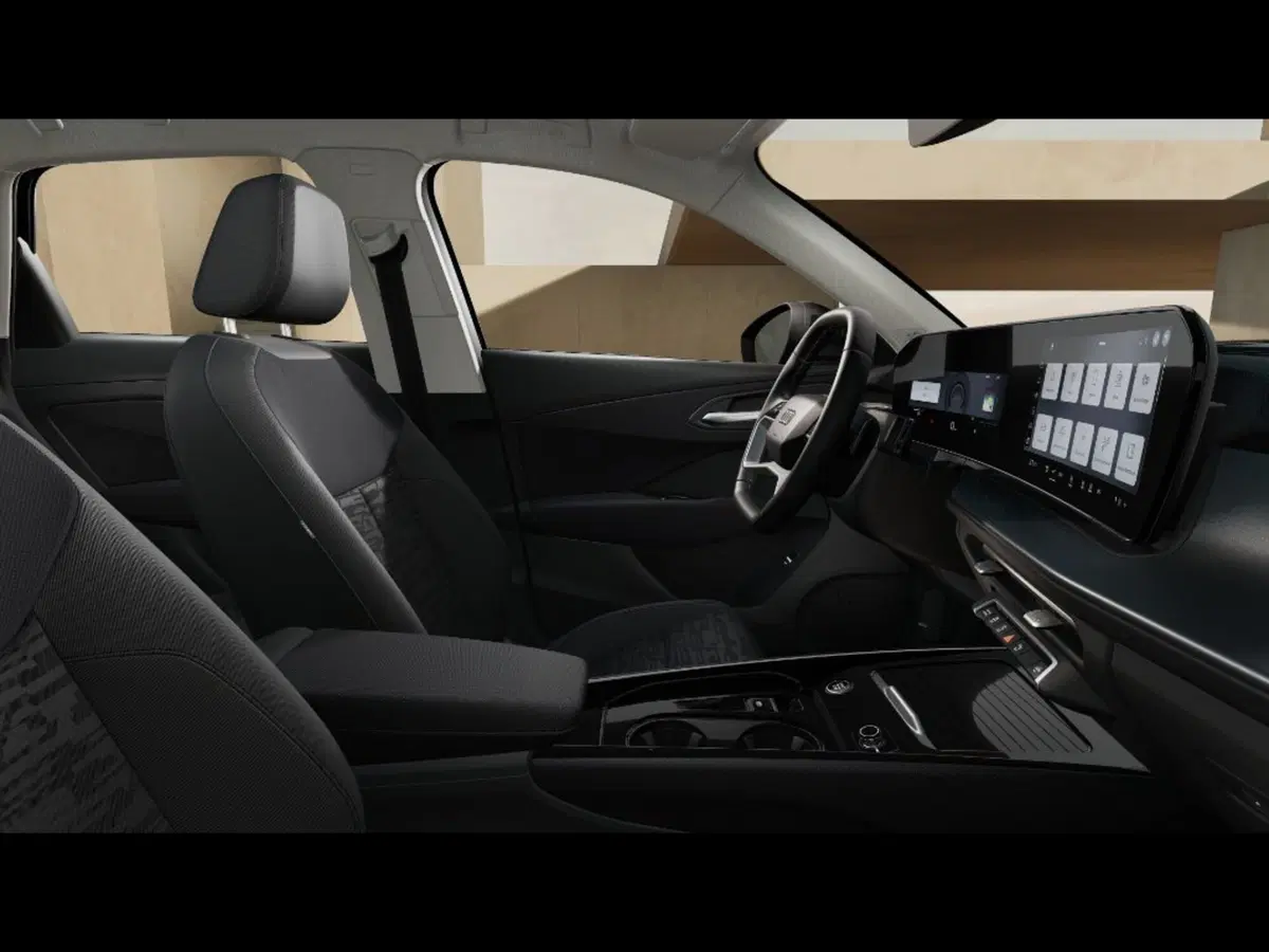 Audi Q3 Sportback nuova a Livorno (9)