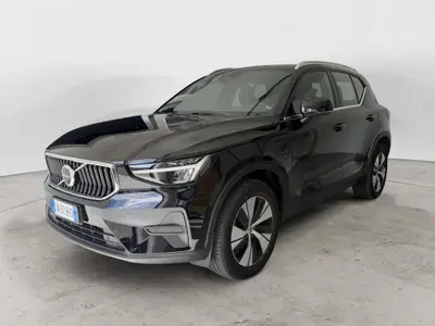 Volvo XC40 T4 Recharge Plug-in Hybrid automatico Core del 2023 usata a Parma
