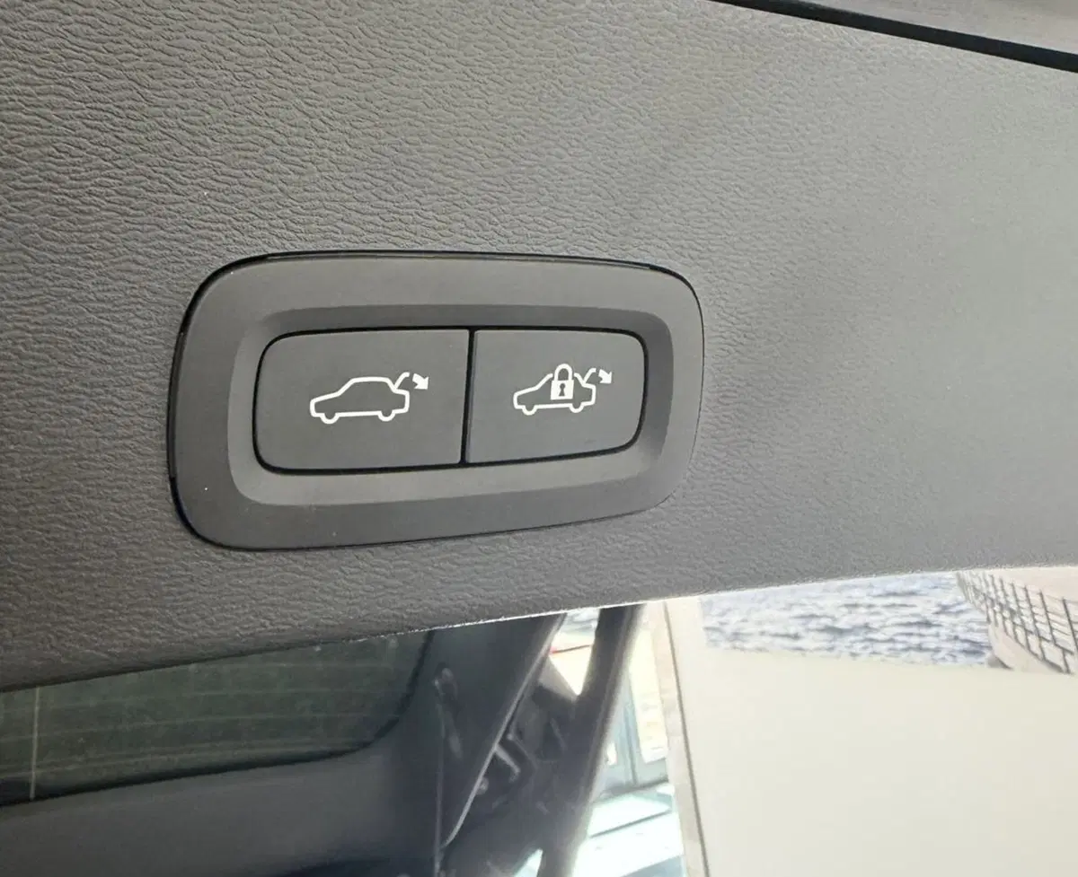 Volvo XC40 usata a Parma (12)