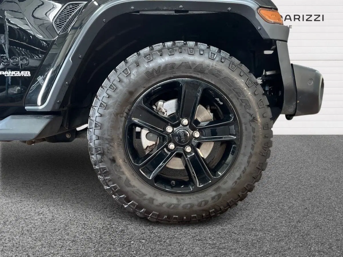 Jeep Wrangler Unlimited usata a Bari (6)