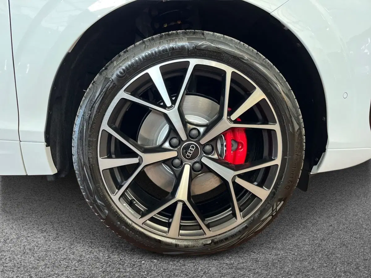 Audi Q3 Sportback nuova a Bari (6)