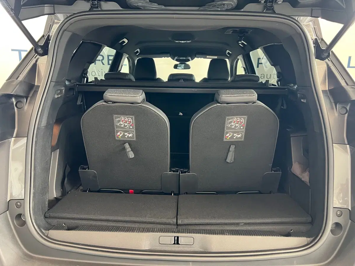 Peugeot 5008 usata a Bari (10)