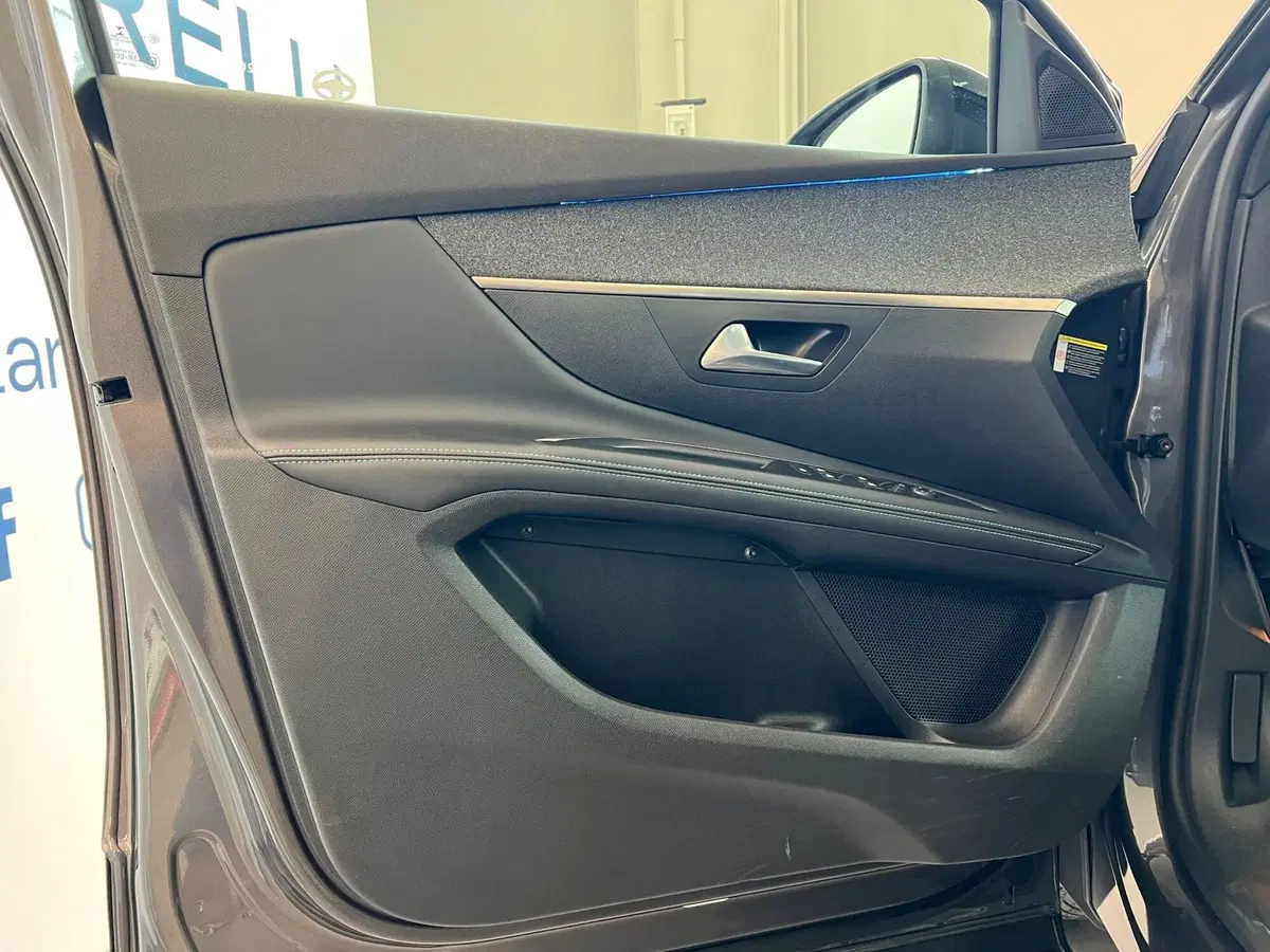 Peugeot 5008 usata a Bari (11)