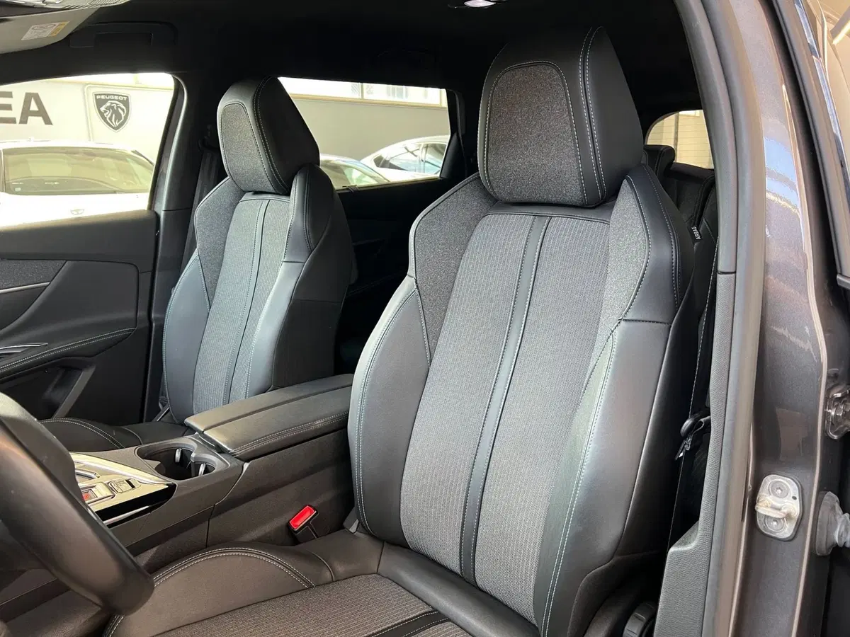 Peugeot 5008 usata a Bari (15)