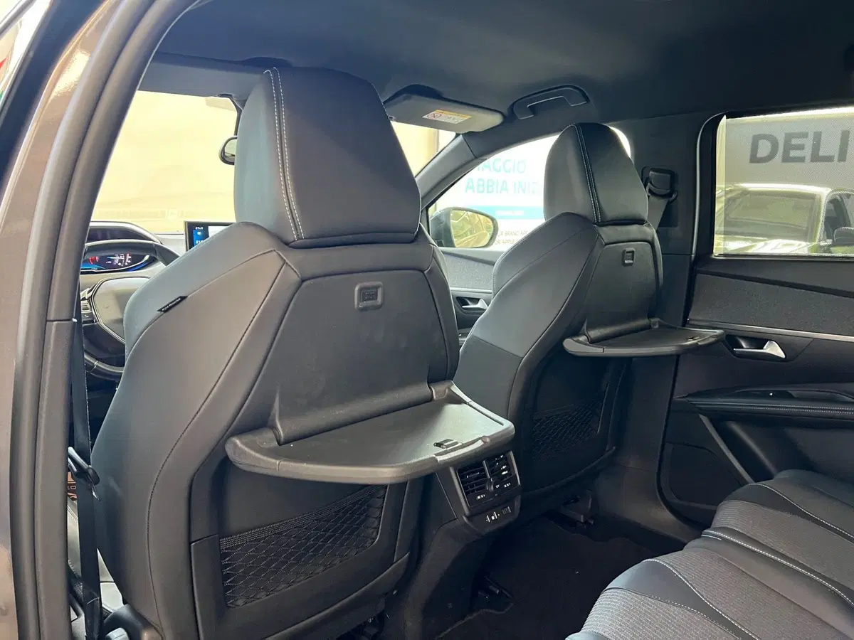 Peugeot 5008 usata a Bari (18)