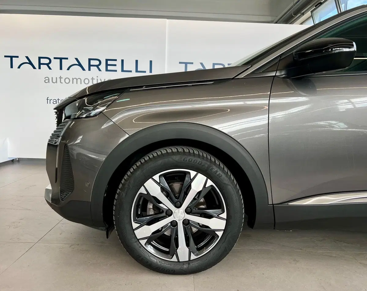 Peugeot 5008 usata a Bari (5)