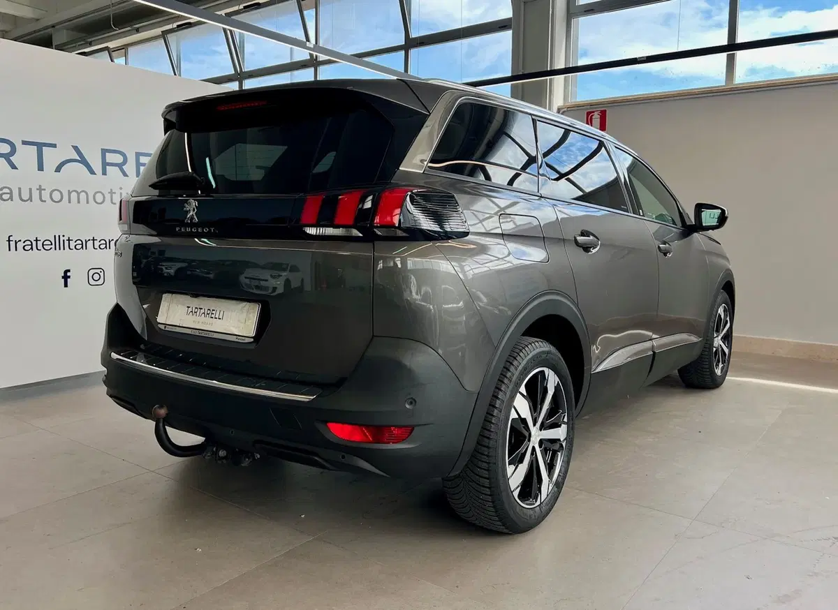 Peugeot 5008 usata a Bari (6)
